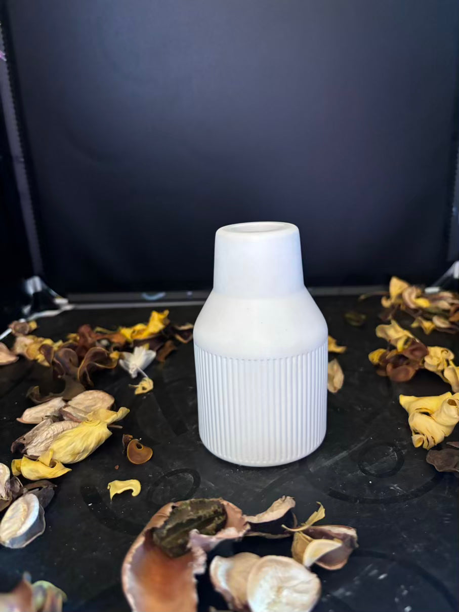 Blumenvase Glatt mit geriffeltem Bauch
